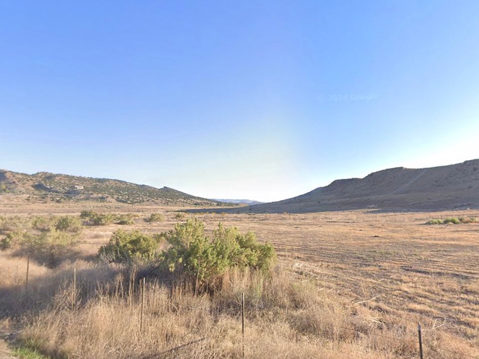 1st image of 750 E Little Valley Rd N