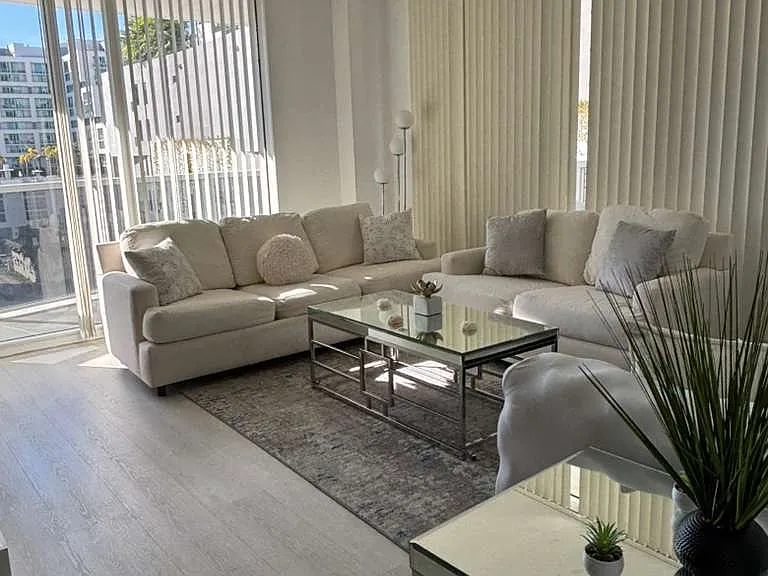 601 NE 23rd St #806 — Photo 3