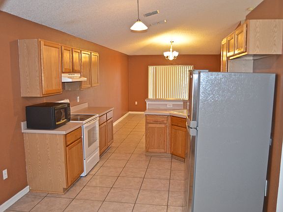 4th image of 4105 Stonefield Dr