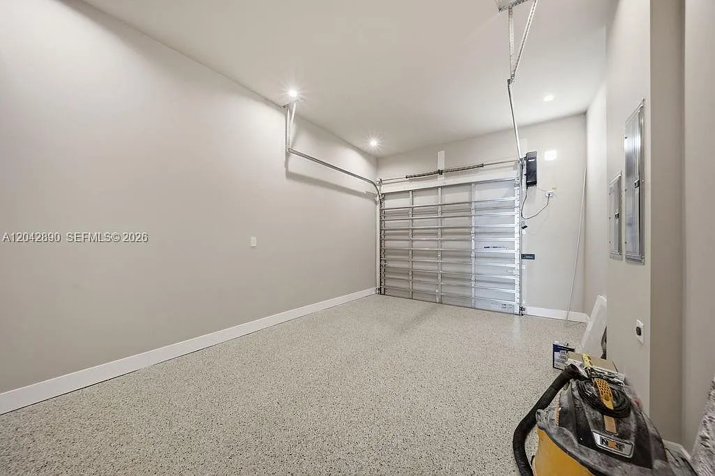 3 bed, 3.5 bath, $8,750 — Photo 4