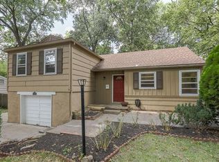 7052 Roe Ave, Prairie Village, KS 66208