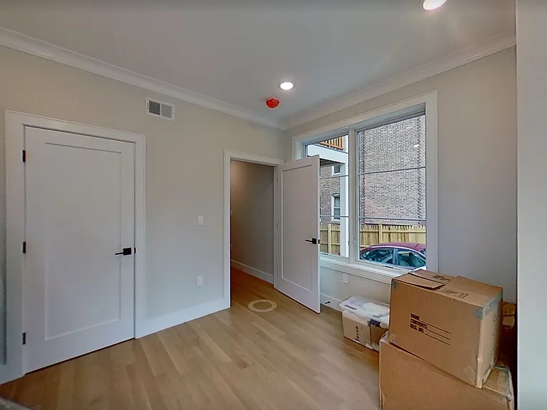 104-106 Warren St #2R — Photo 6