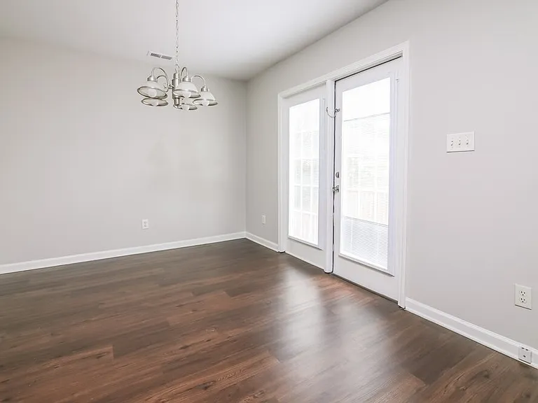 1513 Clover Ridge Ct — Photo 6