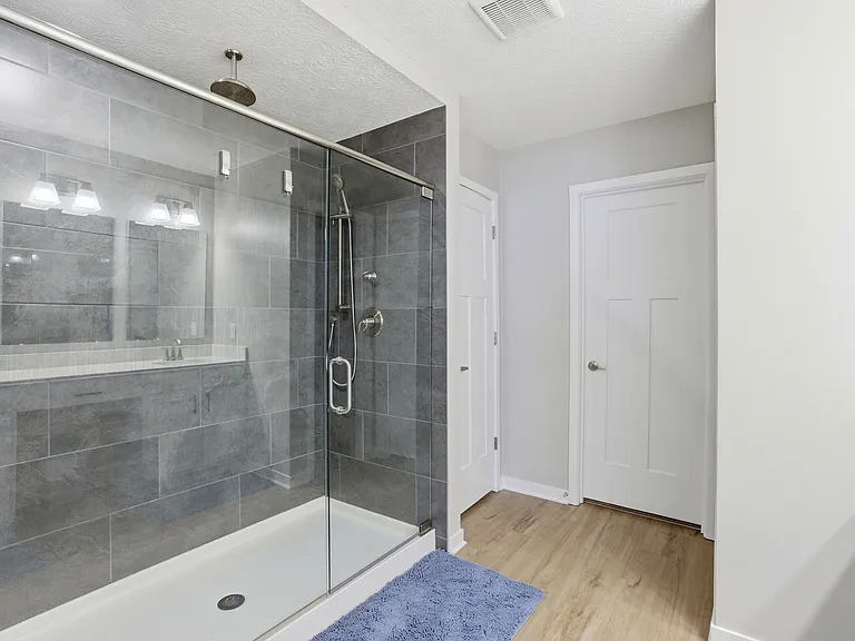 27 Hemingway Ave — Photo 38