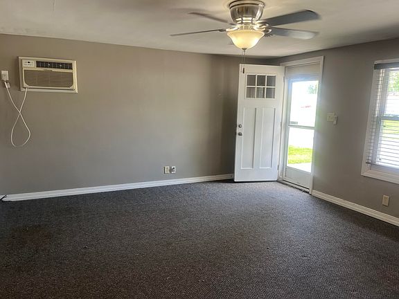 4th image of 1105 Forest St