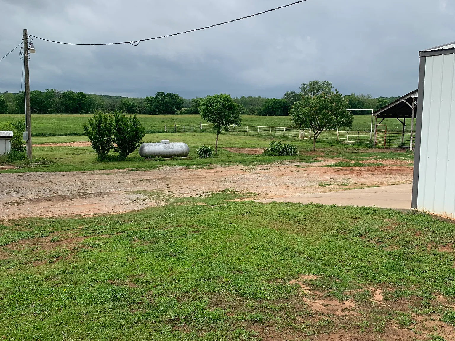 3 bed, 1900 sqft, $2,000 — Photo 3