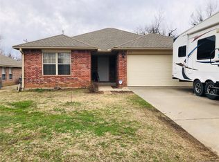 915 E 3rd St, Cushing, OK 74023