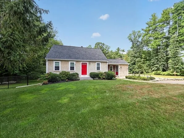 127 Taylor St, Pembroke, MA 02359
