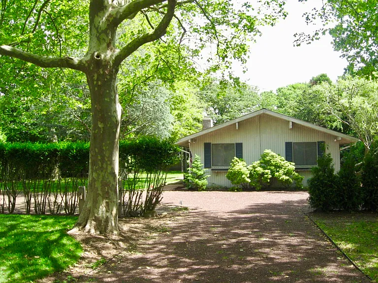 Bluff Rd — Photo 1