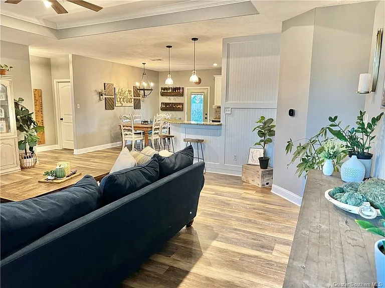 1525 Clark Ct — Photo 3