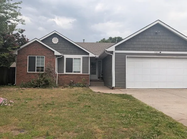 981 E Forest Ct, Haysville, KS 67060