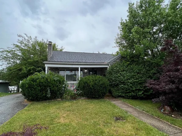 48 E Girard St, Dallastown, PA 17313