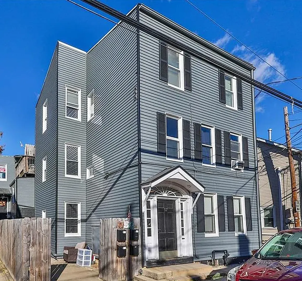 57 E Garrison - For Sale — Photo 2