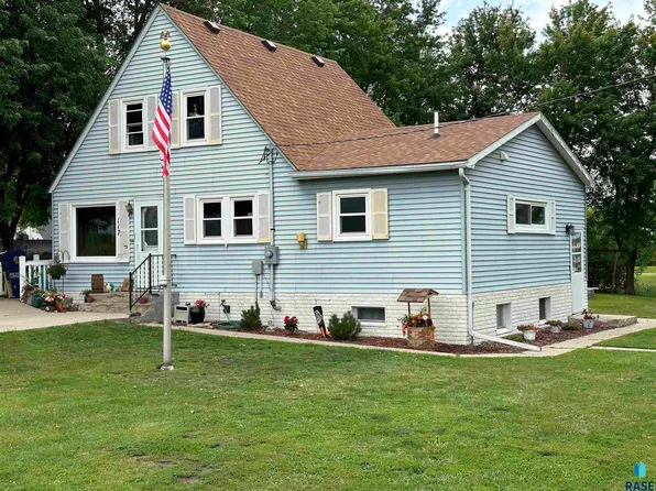 117 2nd Ave, Gary, SD 57237