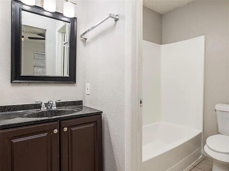 4314 Gillis St #105 — Photo 8