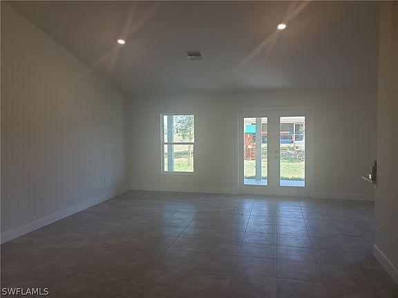 5th image of 919 NE 36th Terrace Cpe