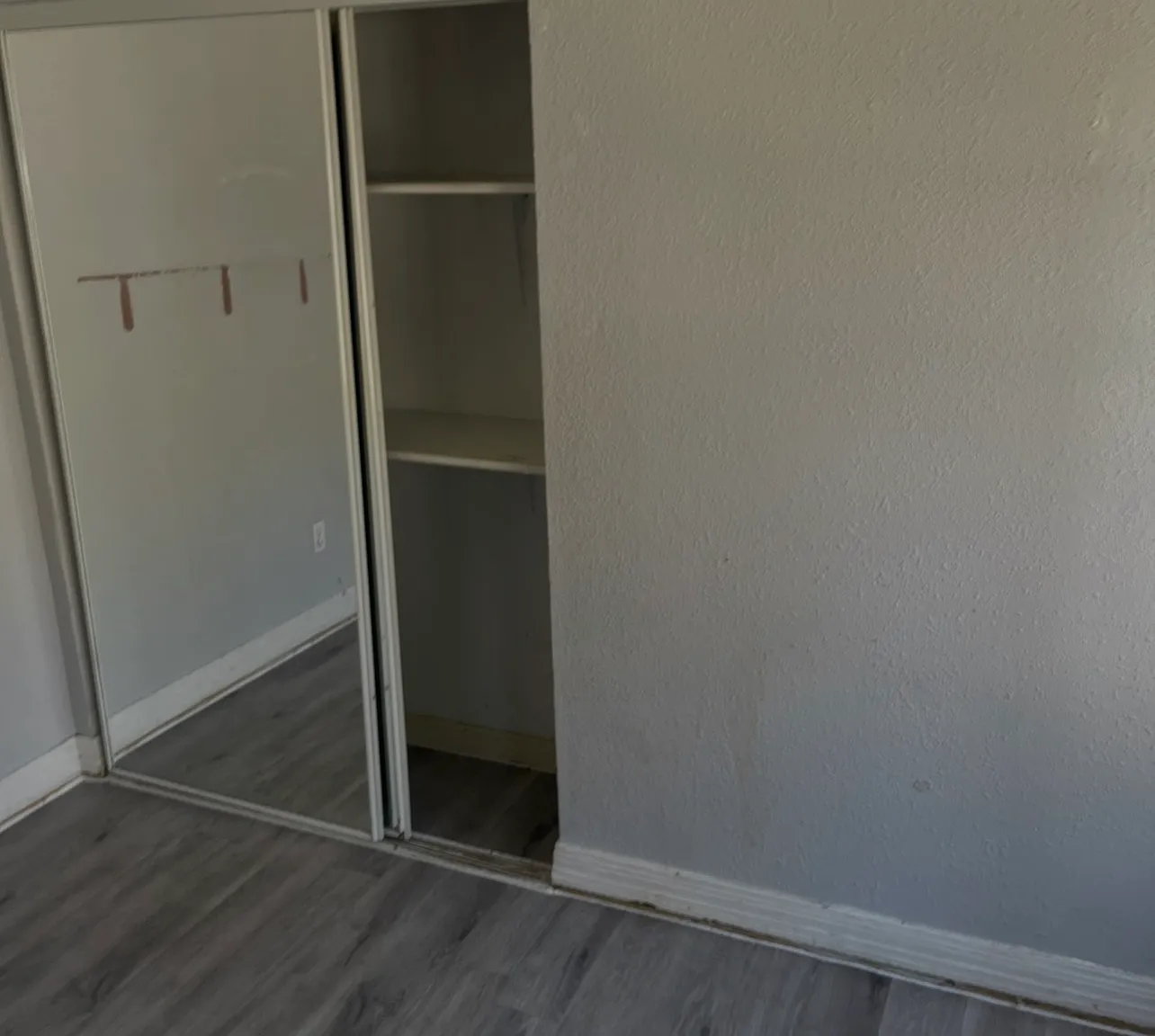 2 bed, 1000 sqft, $2,000 — Photo 4