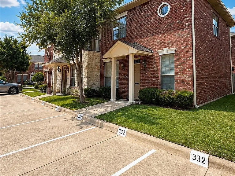 332 Forest Dr — Photo 2