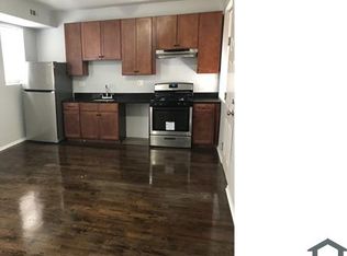 400 E 66th St #1W, Chicago, IL 60637