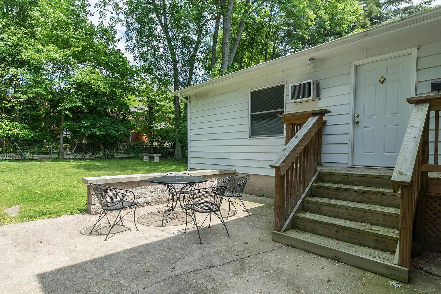 3 bed, 2.5 bath, 2400 sqft, $2,850 — Photo 4