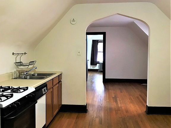 3rd image of 5796 S Archer Ave S #2