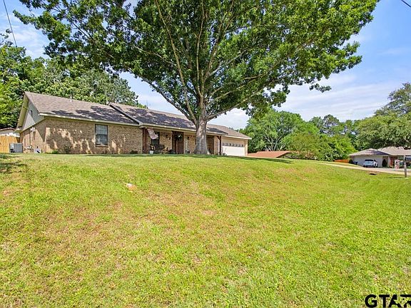 2nd image of 9303 Londonderry Dr