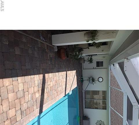 5th image of 431 SW 37th Ln