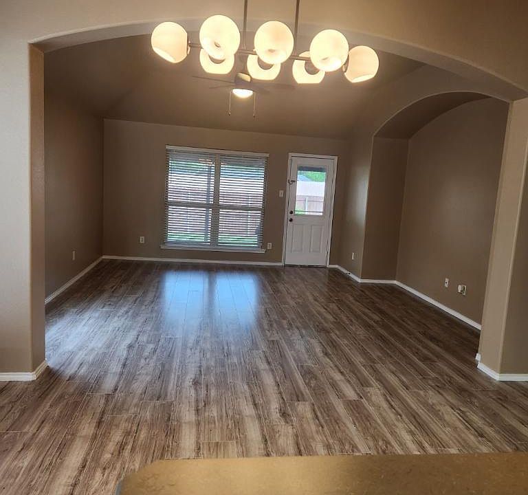 1st image of 420 Carver Dr