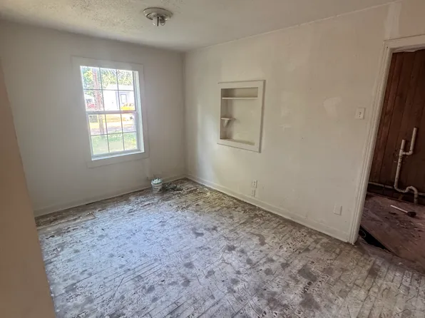 (undisclosed Address), Longview, TX 75602