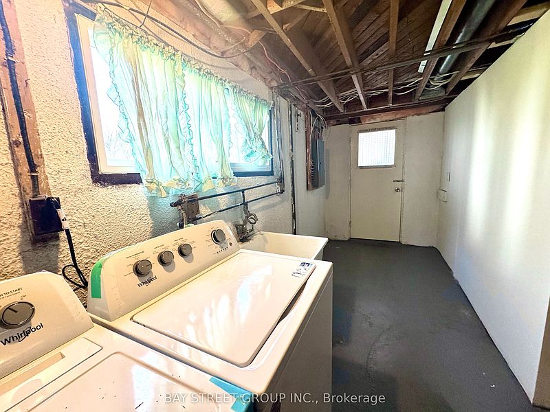 Ajax House for rent - 5 Bedrooms — photo 17