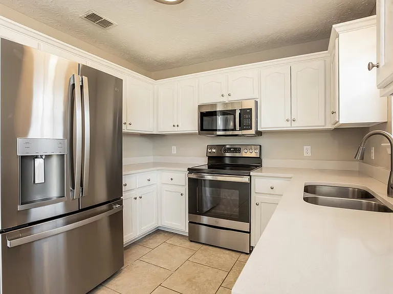 517 Hackney Dr — Photo 9
