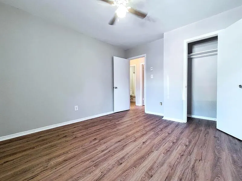 2 bed, 1.0 bath, $800 — Photo 4