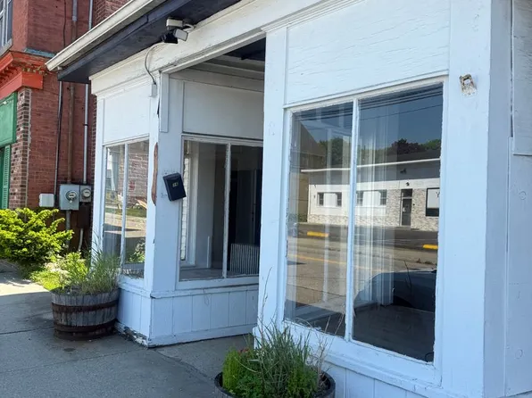 10-16 Main St, Plainfield, CT 06374