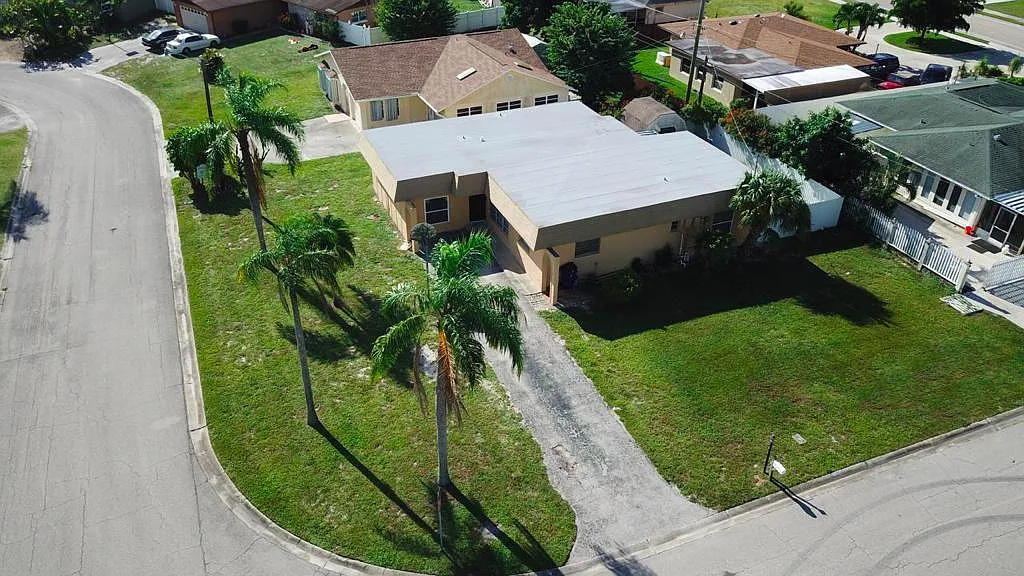 5 bed, 1787 sqft, $2,500 — Photo 3