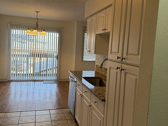 4th image of 1800 Park Ave APT 360