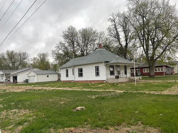 1212 K St, Geneva, NE 68361