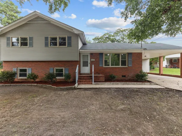 734 Hilton Dr, Fayetteville, NC 28311