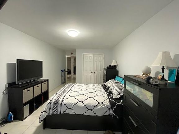 4th image of 3229 Philip Ave