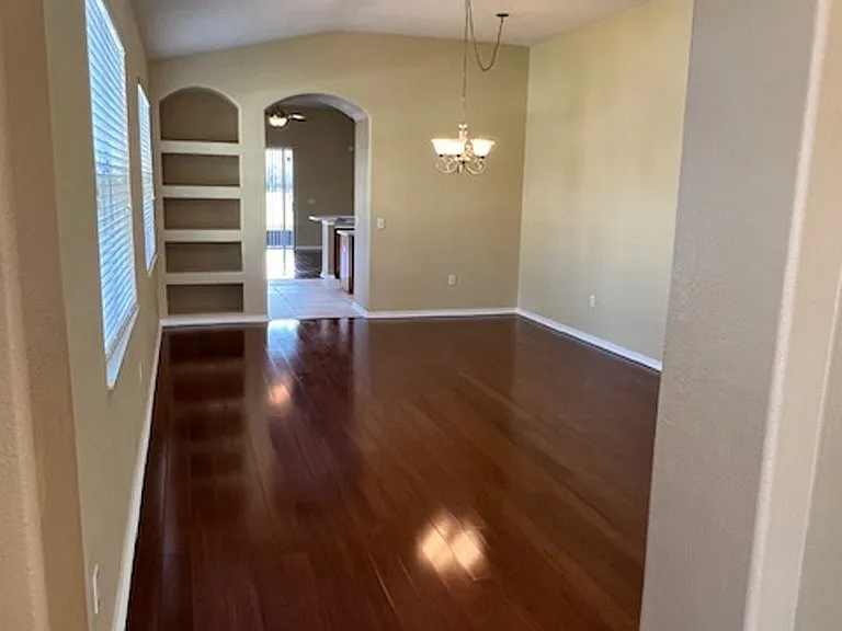 1046 Napolean Way — Photo 8