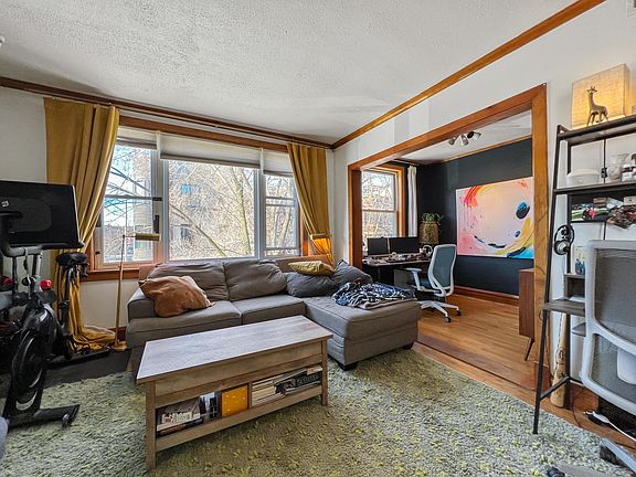 2nd image of 1001 N Wolcott Ave #2F