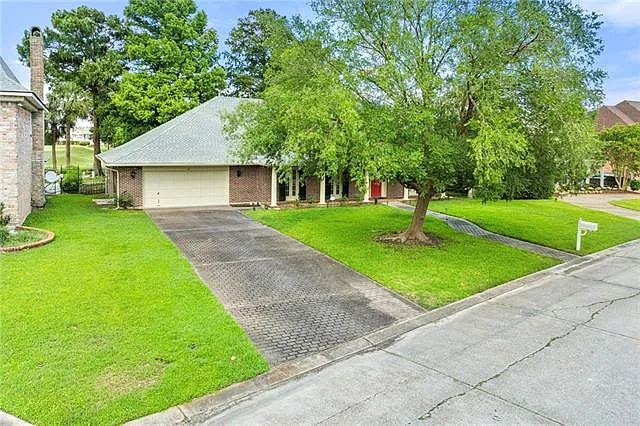 4 bed, 3.0 bath, 3243 sqft, $2,975 — Photo 2