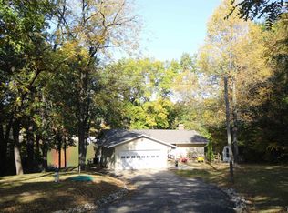 15586 E Pawnee Dr, Cuba, IL 61427