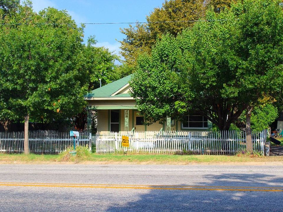 1st image of 216 S Texas St
