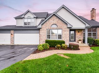 2049 Cheshire Dr, Hoffman Estates, IL 60192