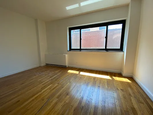 Rented by AZ REALTY NYC LLC | media 25