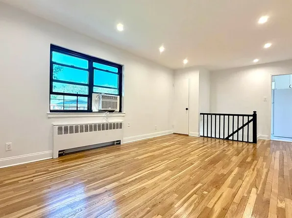 220-26 73rd Ave #A2, Oakland Gardens, NY 11364