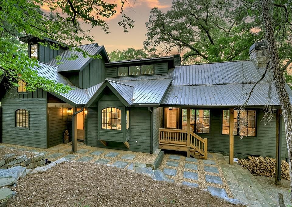 1st image of 143 Heritage Point