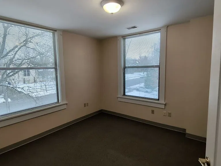 320 E Lincoln Ave — Photo 6