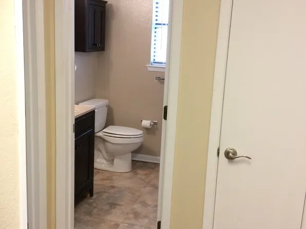 2835 Cypress Dr, Paris, TX 75460