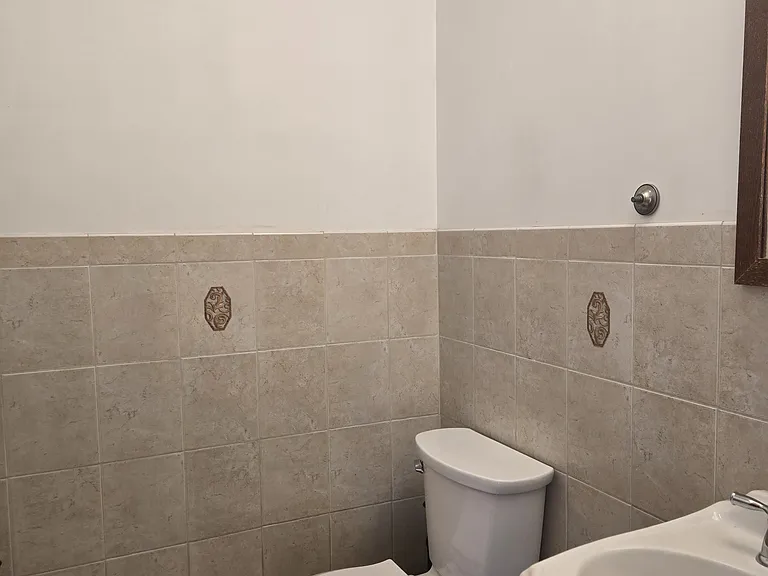 26 Columbus Dr #A — Photo 9